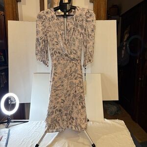 NEW Calvin Klein Women Faux Wrap Mindi Dress Size 6 Floral V-Neck Pink/White